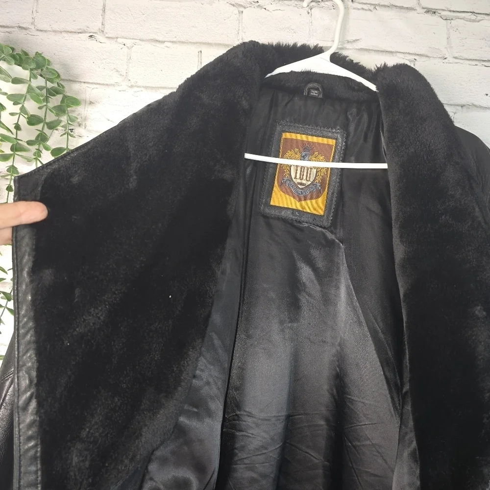 IOU Vintage Leather Over Sized Fur Neck Asymetrical Zip Mens Large Coat EUC
